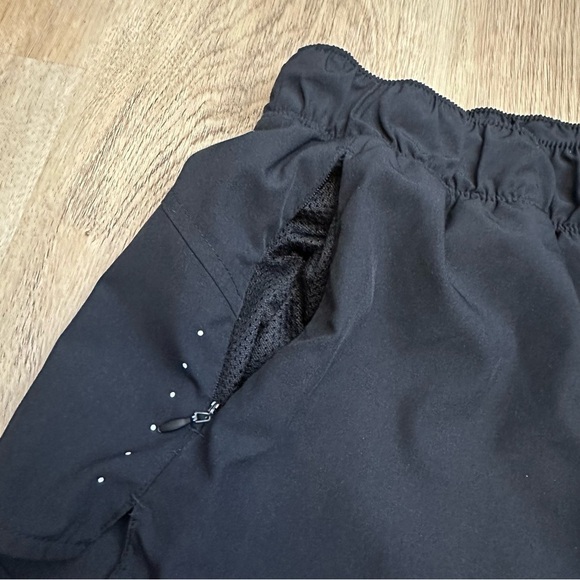 Old Navy Active Quickdry Black Athletic Shorts - Picture 4 of 6